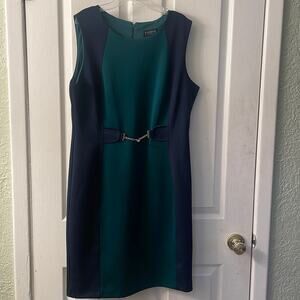 Green and navy blue sleeveless sheath dress with gold hardware accent size 14